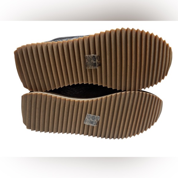 Rag & Bone Retro Charcoal and pink Sneakers,NWT,Size 37,Made in Vietnam - Picture 7 of 10